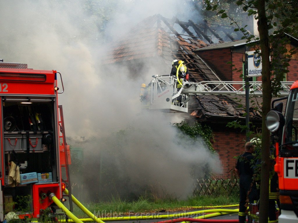 Brand Schuetzenhof Neusser Landstr P6247.JPG